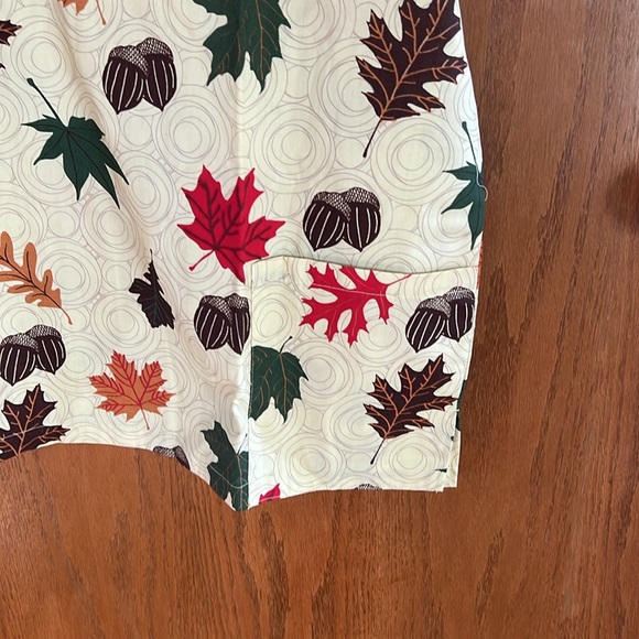 Brand new natural uniforms, size large leaf print - Picture 3 of 5